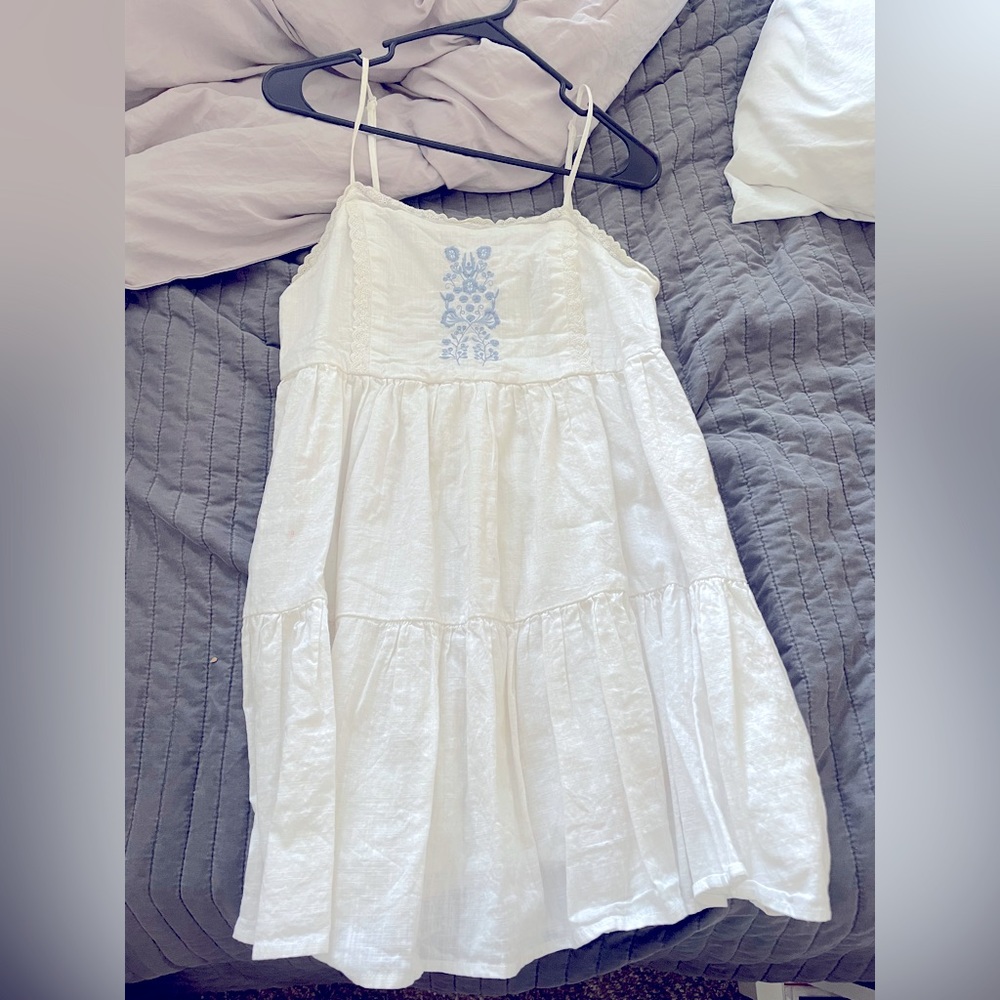 Beautiful spring dress color white and blue, used like new
